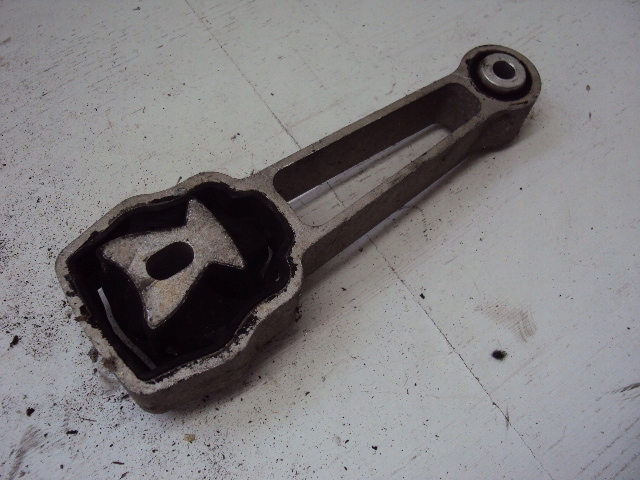 фото №1, Кронштейн подушка коробки volvo v70 ii 2007-2016