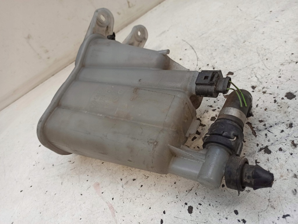 фото №11, Audi a4 b8 бачок расширительный 8k0121403q