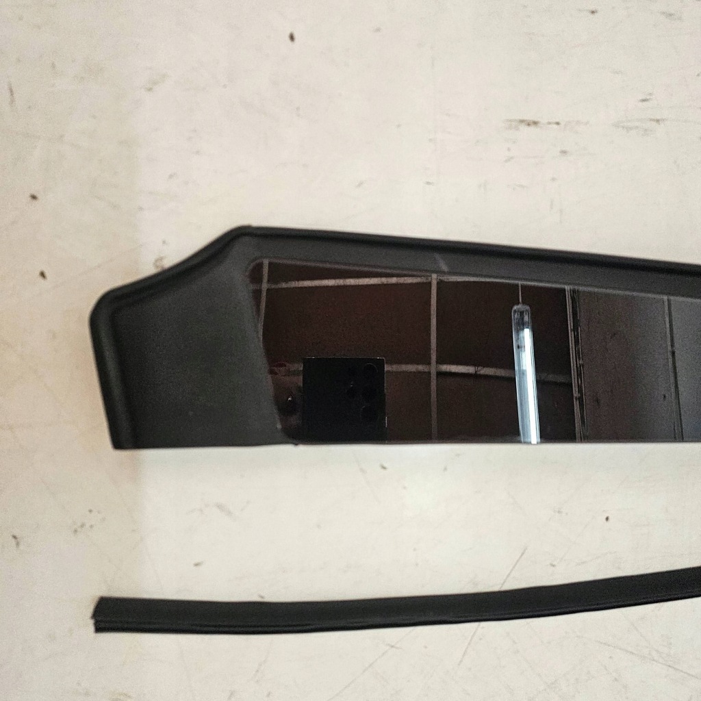 фото №6, Молдинг защита стойка камера левая tesla x plaid 2022r 1751462-00-b