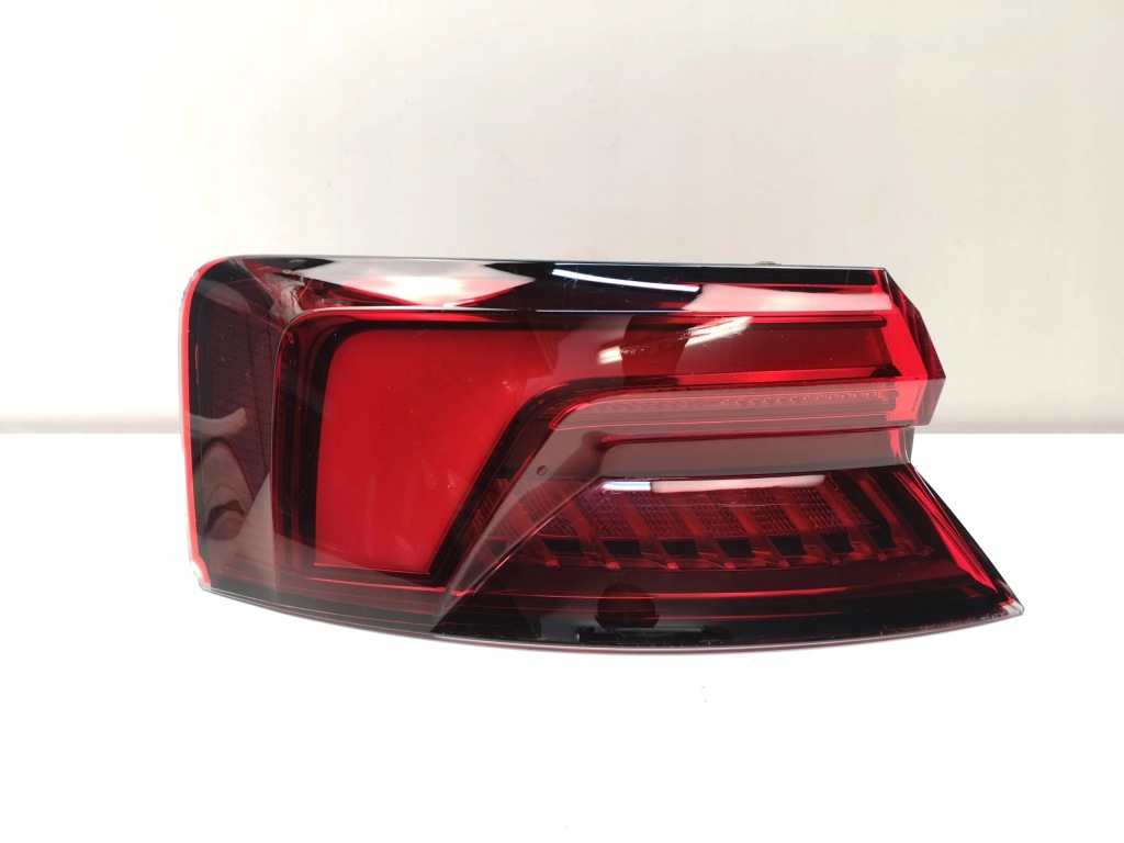 Купить Audi a5 2 фара led левая задний 8w6945091j