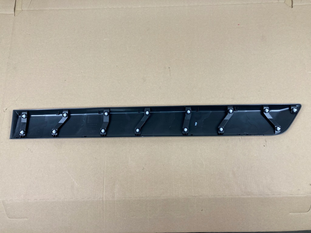 фото №10, Молдинг права двері przesuenych custom 12-18