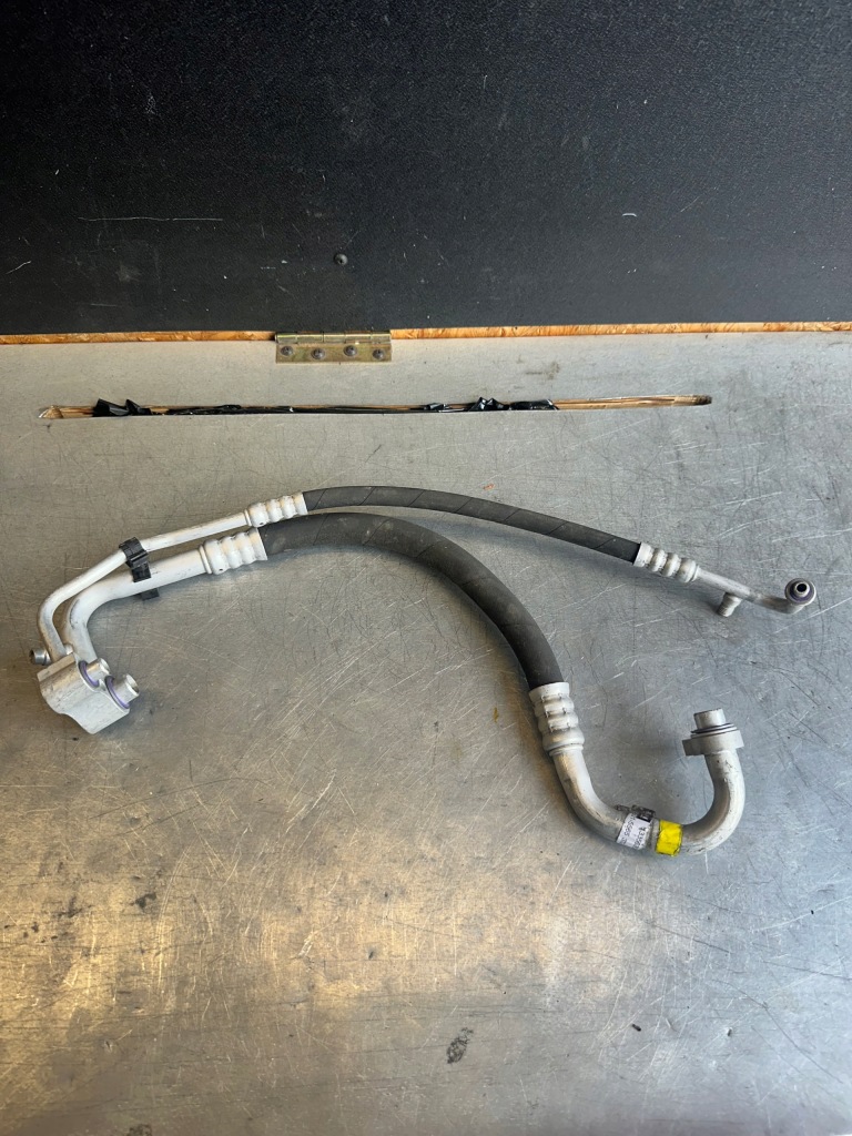 Купити Шланг кондиціонера opel adam 13356382