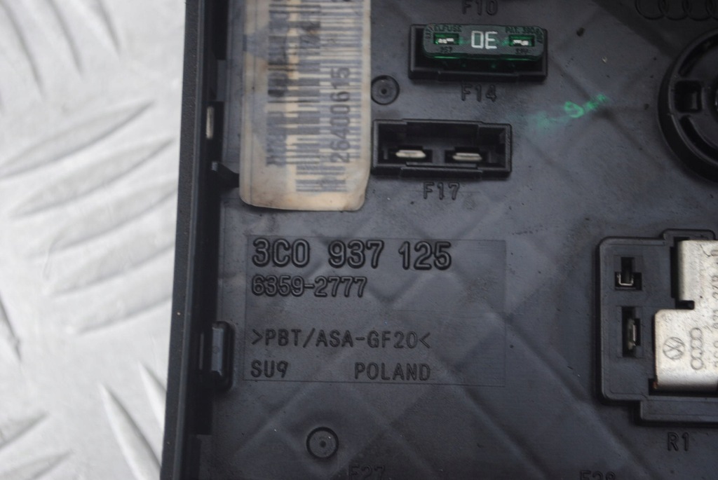 фото №5, Коробка запобіжників volkswagen оригінальний номер 3c0937125