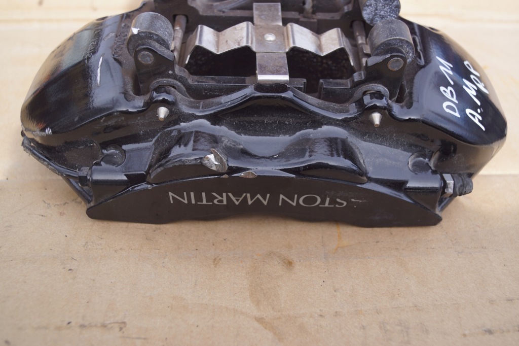 фото №3, Суппорт тормозной правый перед aston martin db11