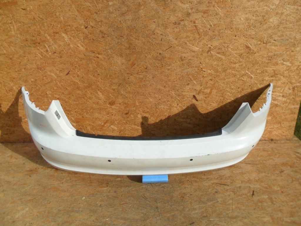 Купить Audi a3 бампер задний pod hak 8p0010526