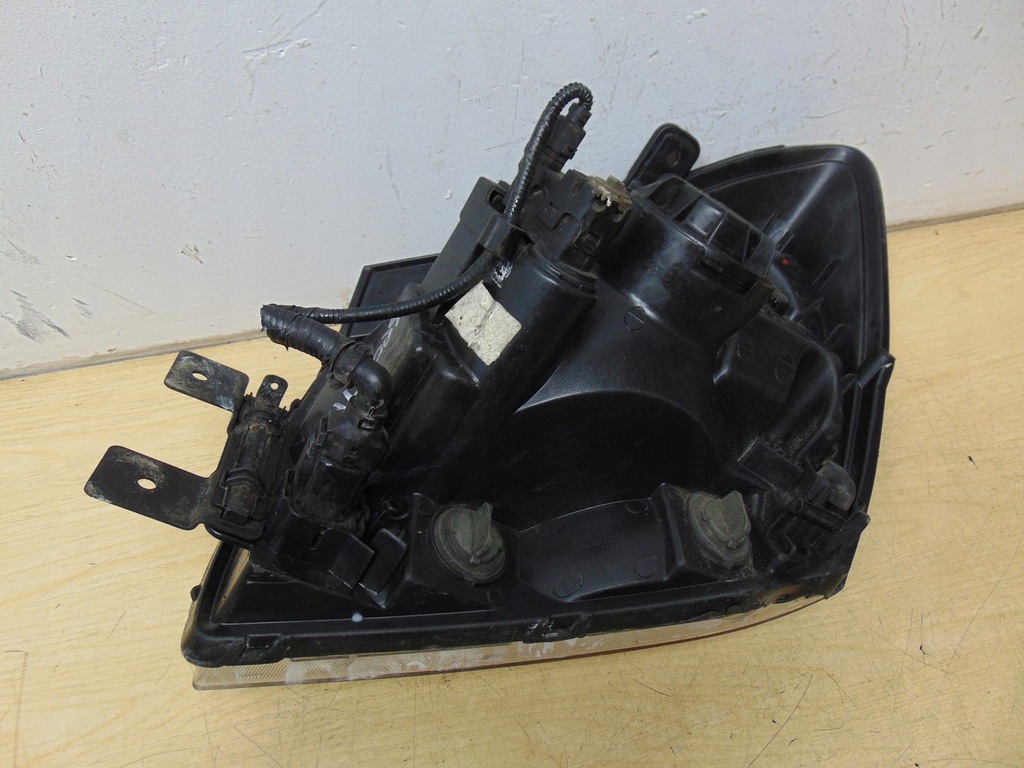 фото №16, Лампа правая перед kia sportage ii 2004- europa