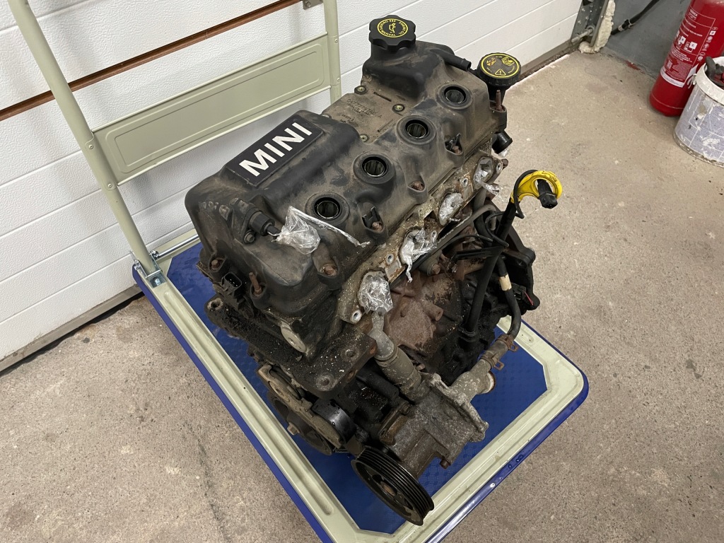 Двигун стійку  w10b16d mini cooper r50 1,6b Ціна