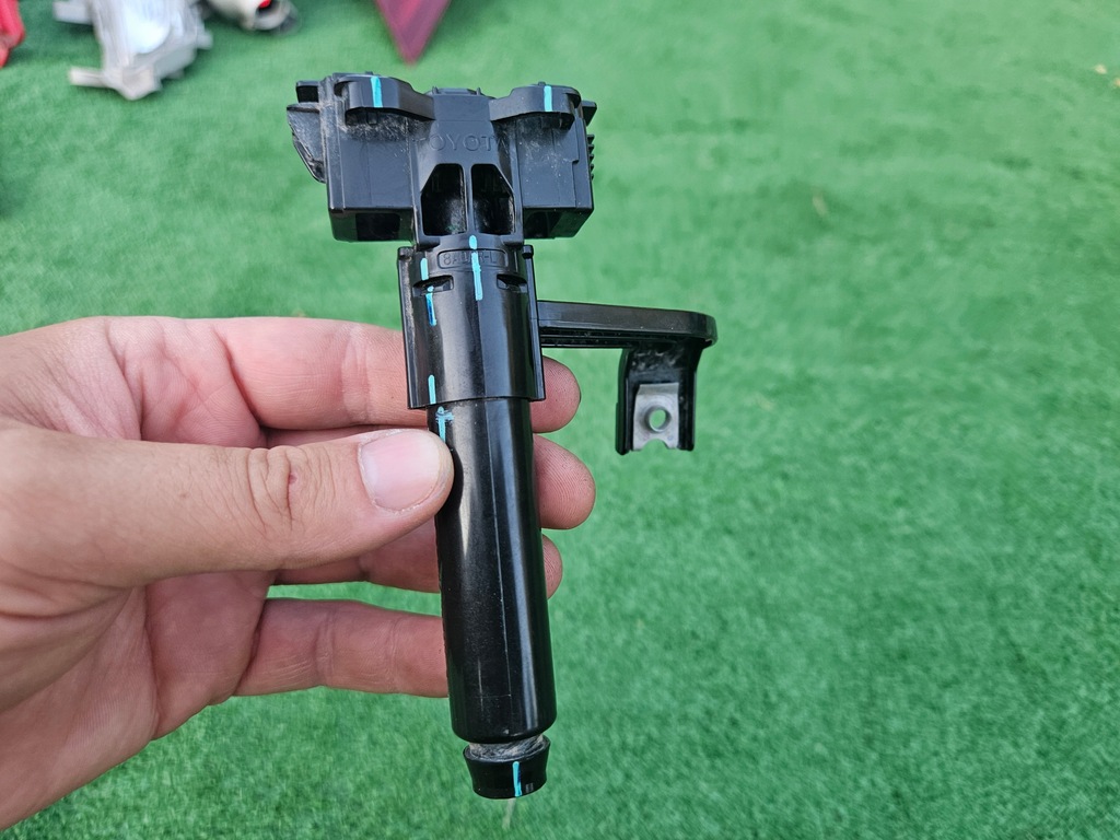 фото №7, Омыватель лампы левый toyota hilux viii 16-