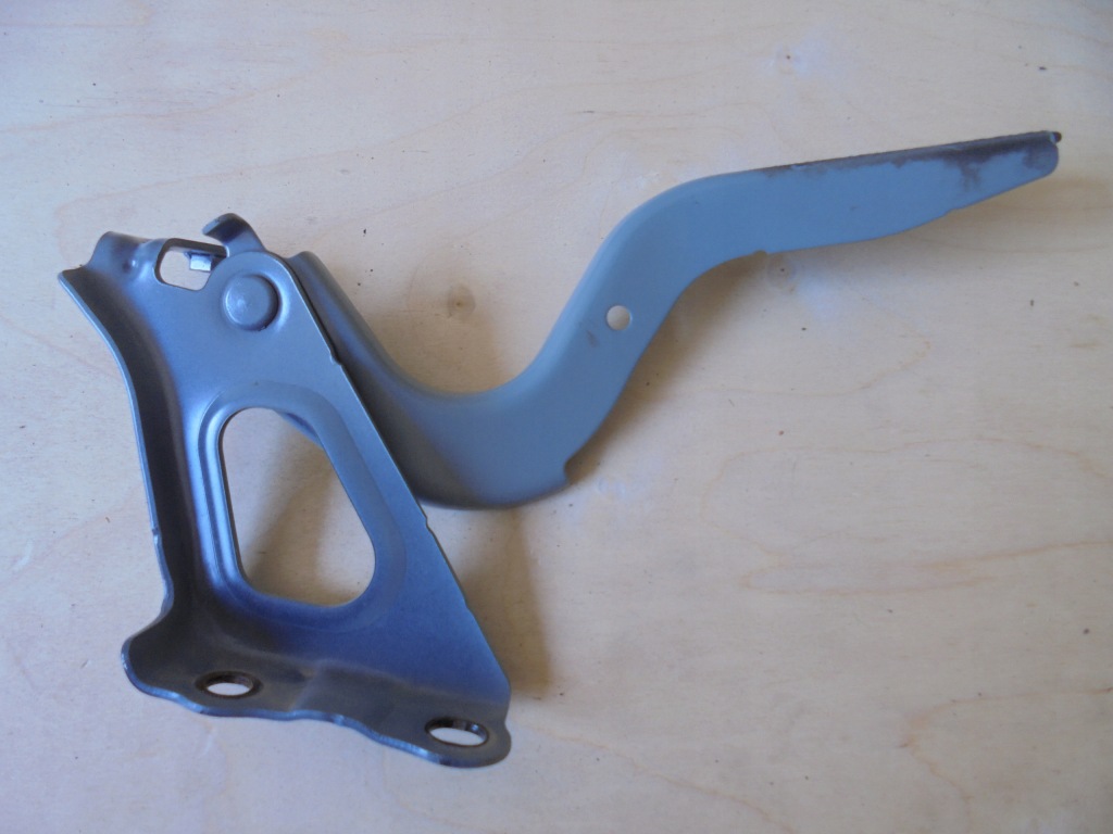 фото №3, Rav4 v петля капот правий 6x3