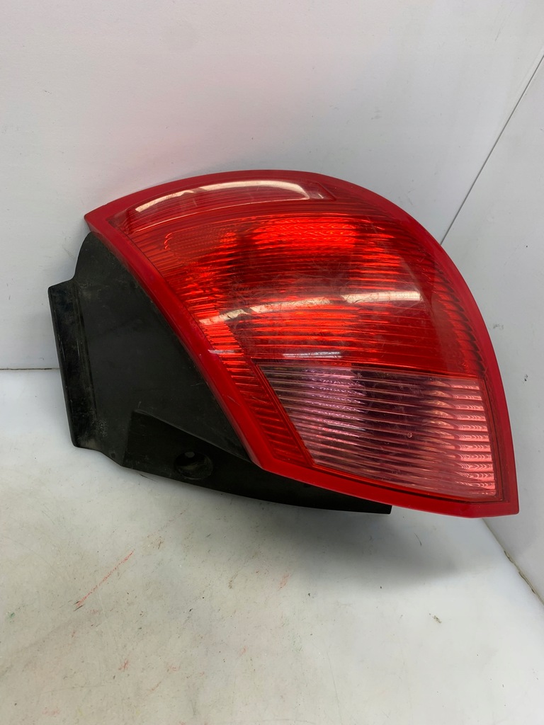 фото №1, Лампа задня права mr957366 mitsubishi