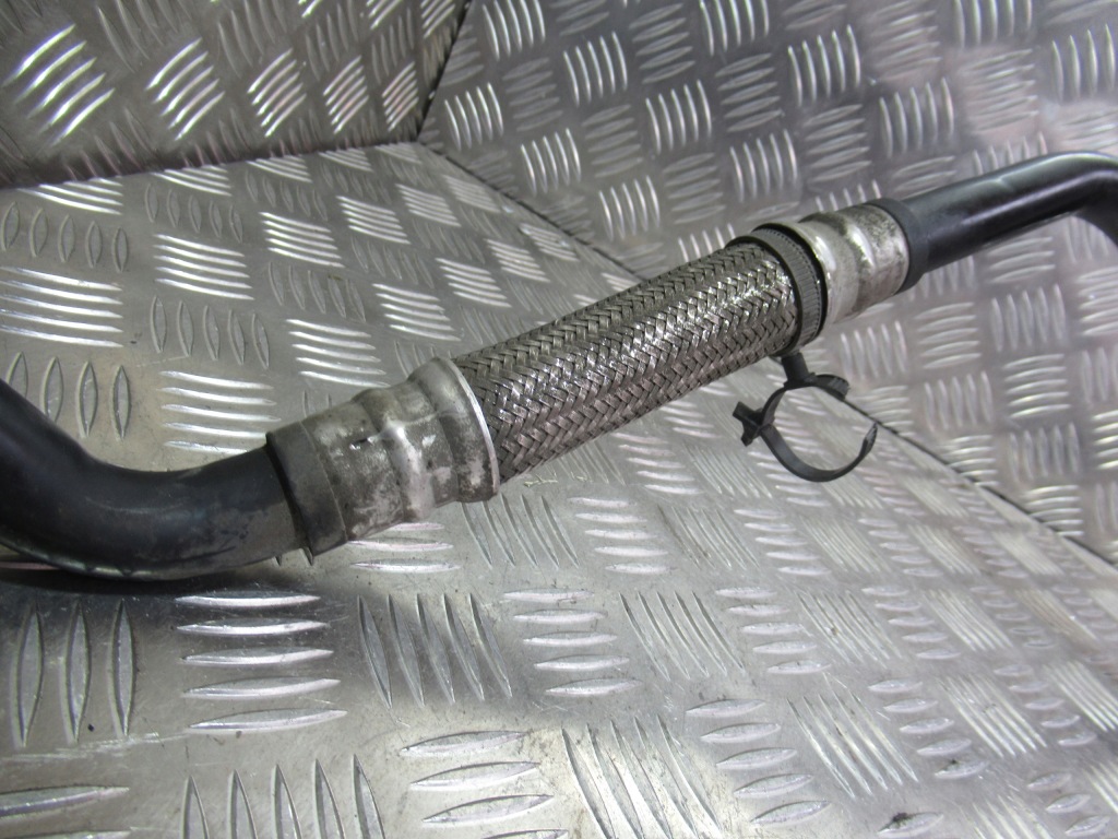 фото №4, Audi r8 шланг радіатора оливи 420115689g