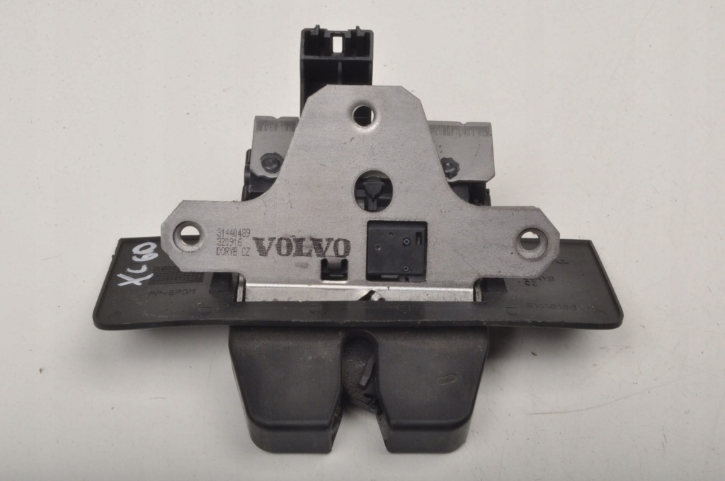 фото №1, Volvo xc60 i замок багажника крышки 31440489