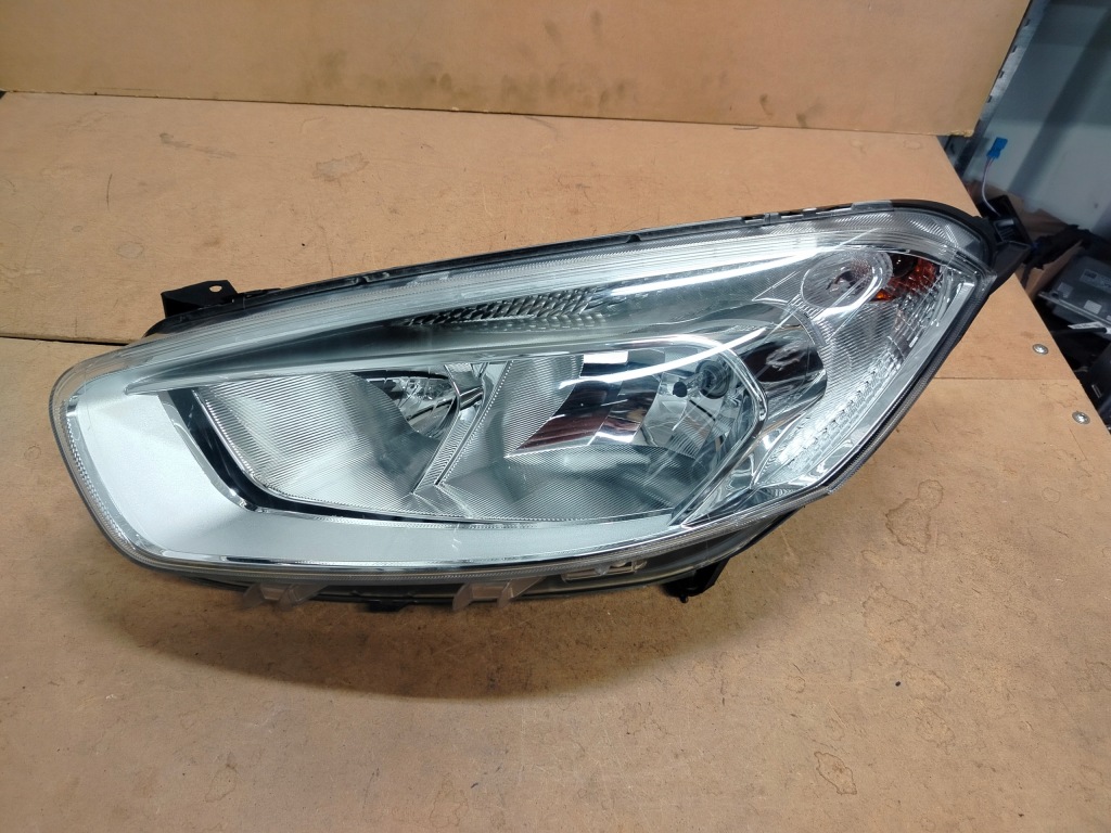 Купити Ford transit courier світла лампа ліва