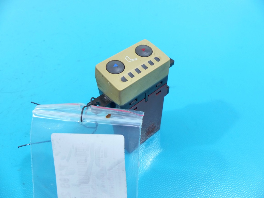 фото №1, Перемикач підігрів сидіння honda legend iv