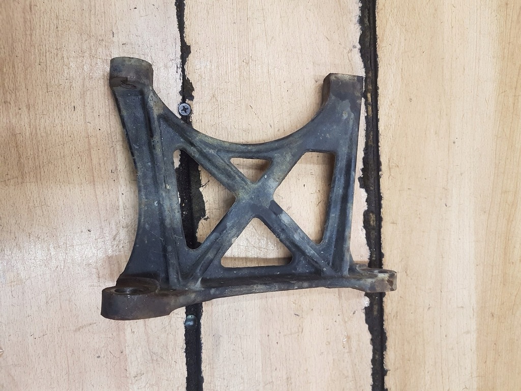 фото №2, Кронштейн катализатора toyota corolla verso ii 2.0d4d