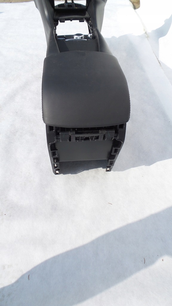 фото №10, Туннель средний подлокотник mazda 3 iii 2018 gmj666cm0a панель средний