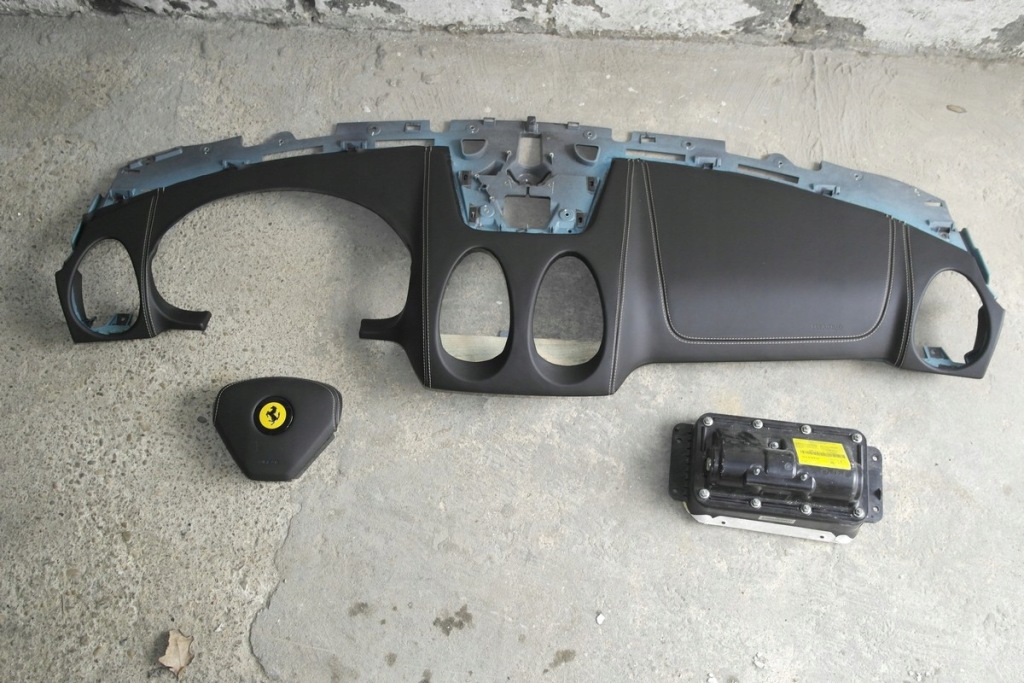 фото №1, Ferrari italia 458 подушка безпеки панель приладів панель приладів консоль