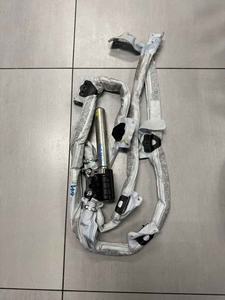 фото №1, Шторка безопасности правая bentley continental flying spur 05-