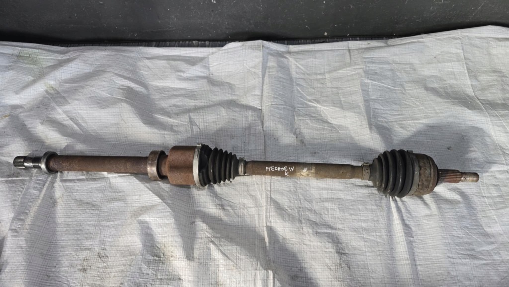 Купить Приводной вал правая renault megane iv 1.5 dci 391000978r