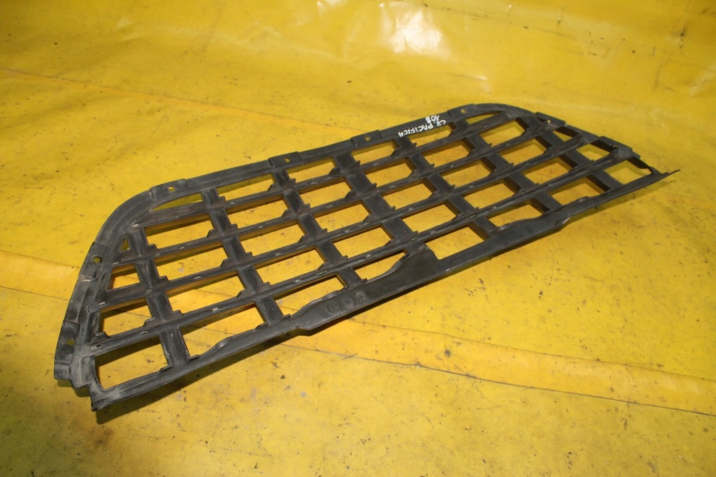 фото №10, Решітка радіатора ґрати бампера передня pacifica i 05r