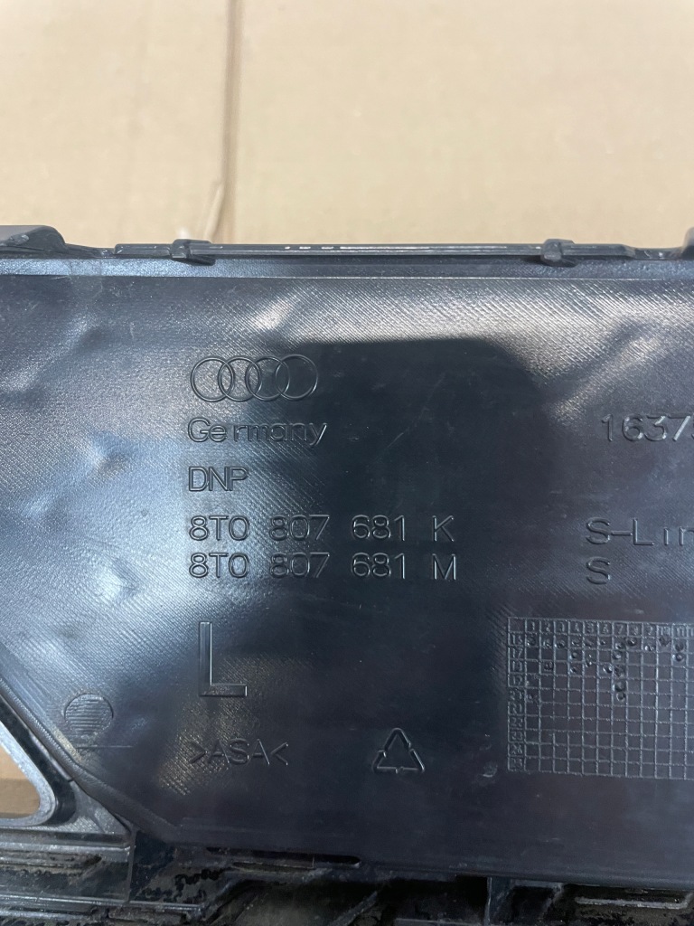 Решітка ліва бампера передній audi a5 s-line 8t 8t0 8t0807681k Зі Шроту