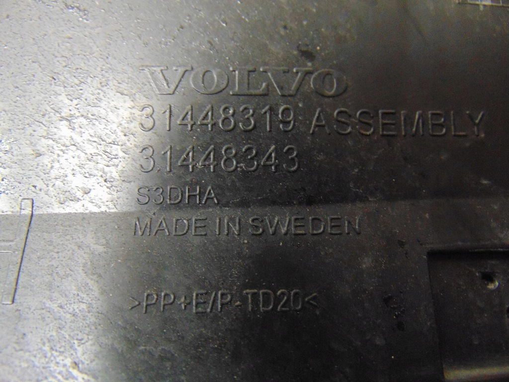 фото №14, Молдинг дверь правый задняя volvo xc40 31448319