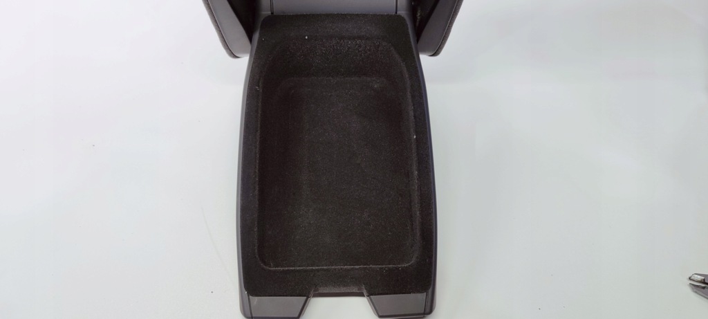 фото №8, Подлокотник бардачок перед материал audi a6 c7