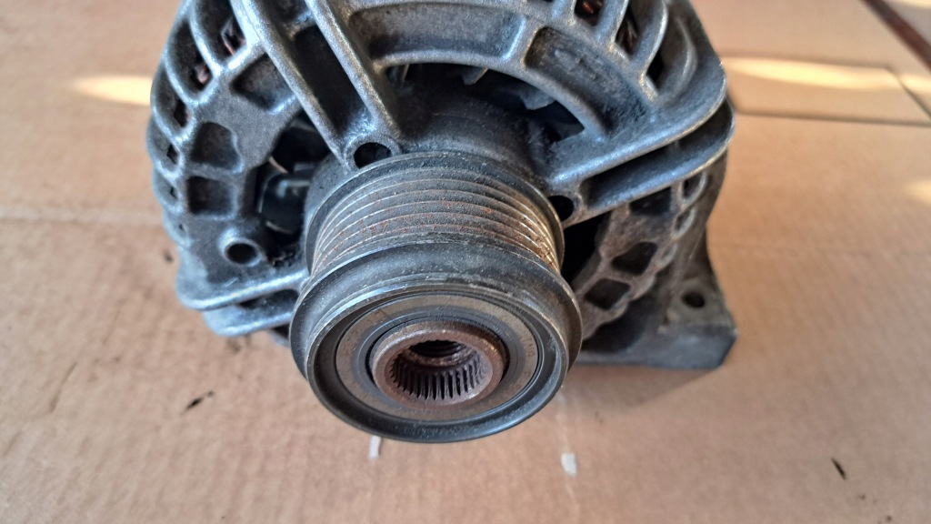 Генератор volvo xc90 2,4 d5 30667894 Доставка