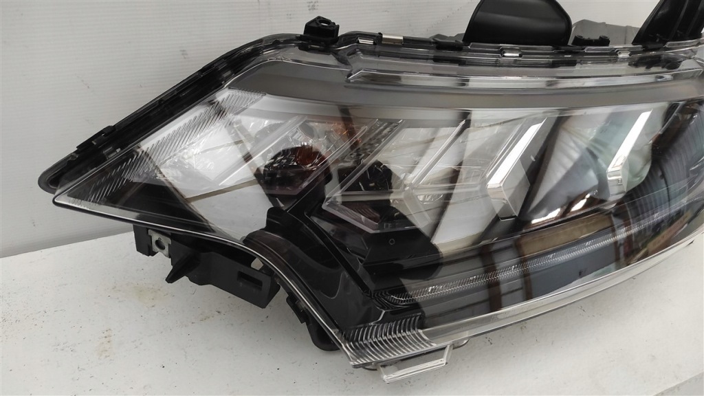 фото №2, Лампа ліва перед mitsubishi outalnder lift led