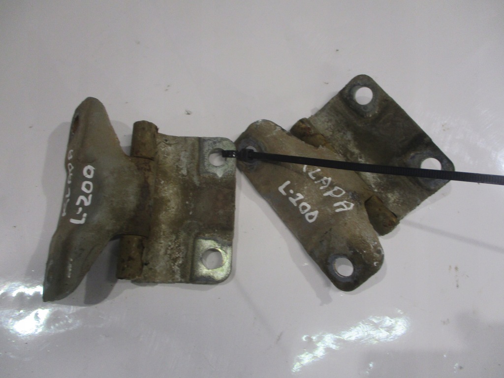 фото №1, Петлі кришки багажника задня борти комплект mitsubishi l200 iv a66 06-