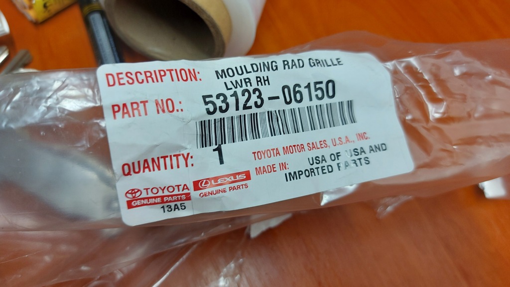 фото №14, Молдинг бампера правый перед toyota camry 23- lift