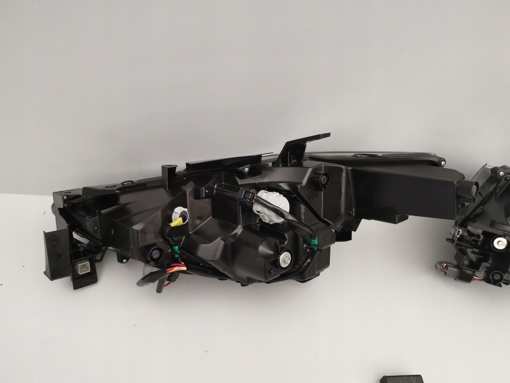 фото №13, Mazda cx5 ii 17- лампа перед левая правая идеальное состояние комплект europa adb 10pin