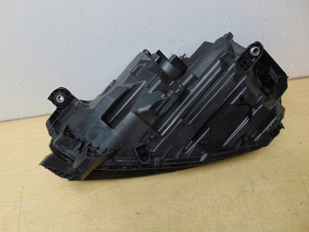 фото №11, Лампа правая перед skoda octavia iv europa