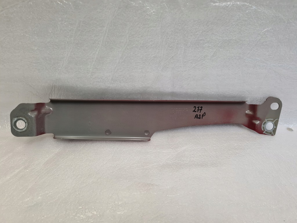 фото №1, Volvo s60 v60 2018- кронштейн крила перед правий