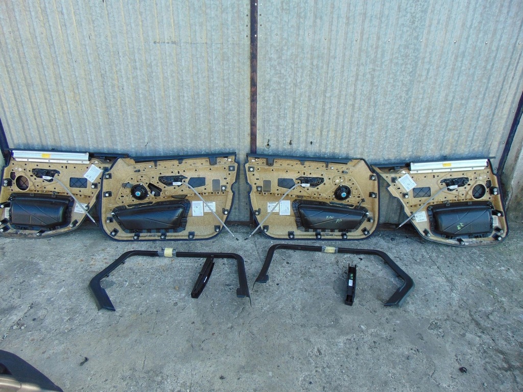 фото №16, Оббивка обшивки шторка bmw f11 kombi комплект