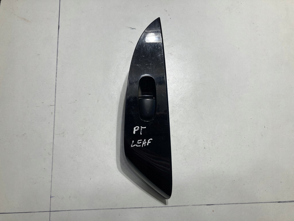 фото №8, Nissan leaf ii 2019 рамка защита дверь задняя p/l