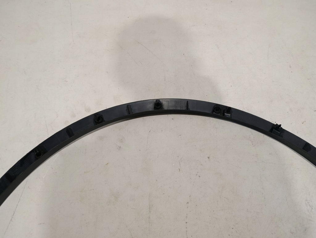 Молдинг крила лівий перед tesla model y 20- 1658695-00-a 1658691-00-a Київ