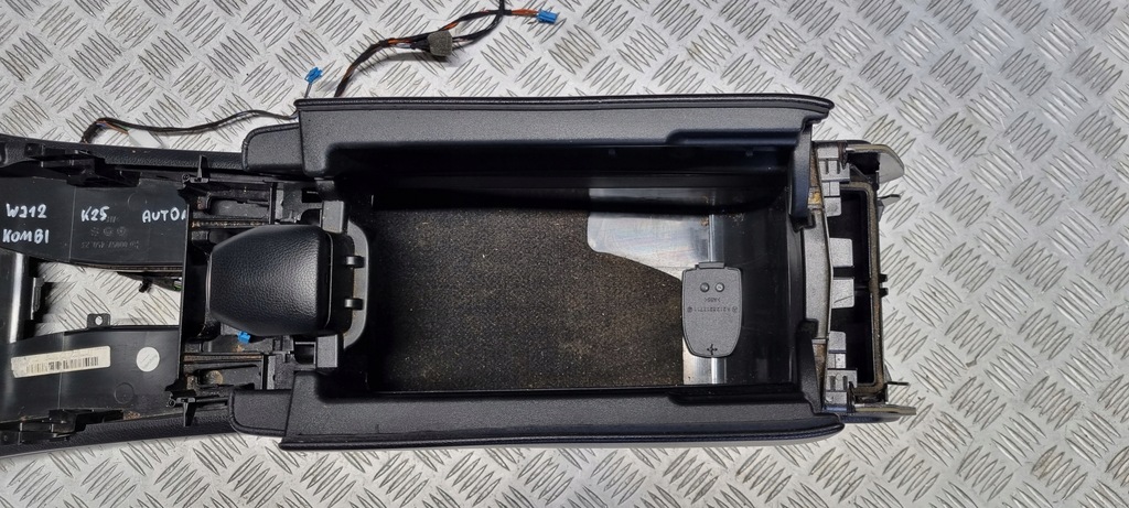 фото №12, Mercedes w212 kombi подлокотник автоматическая коробка передач