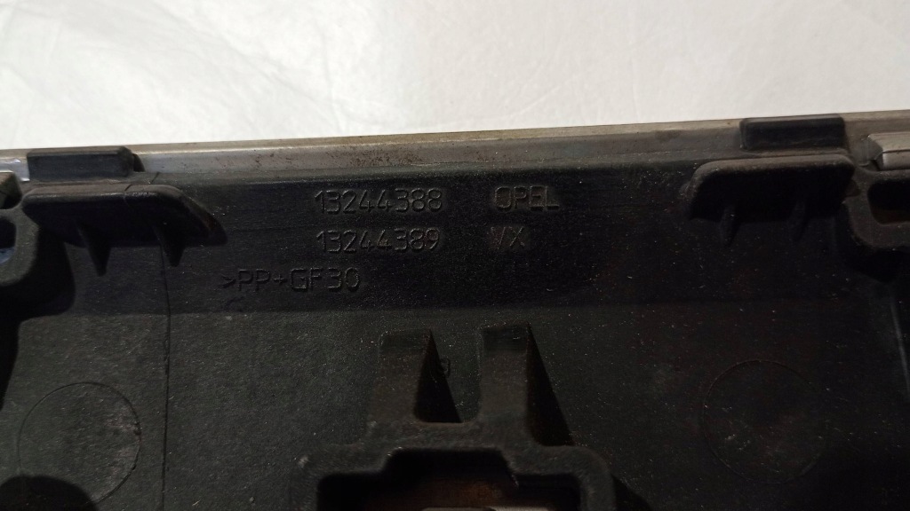 Opel insignia a sedan 08-17 молдинг накладка хром крышки крышки задний  c603 Оригинал