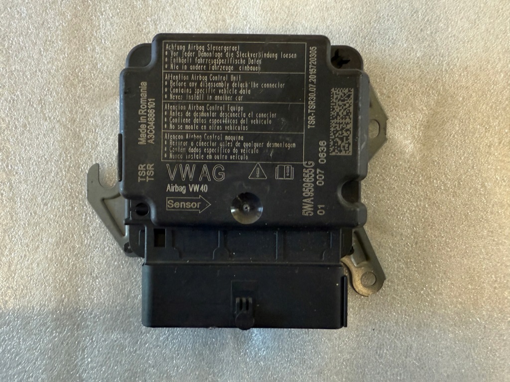 фото №1, Датчик подушка безпеки audi a3 s3 golf 8 5wa959655g....