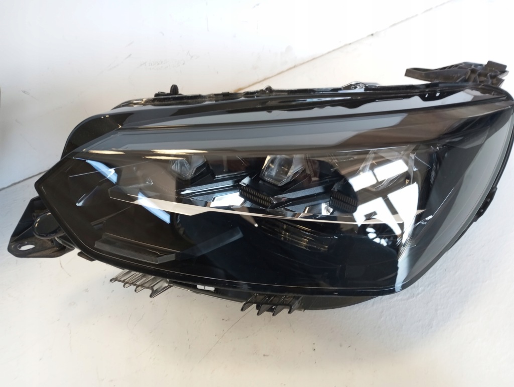 Фара фонари full led рестайлинг  peugeot 2008 2 9850598580 9850597780 Киев