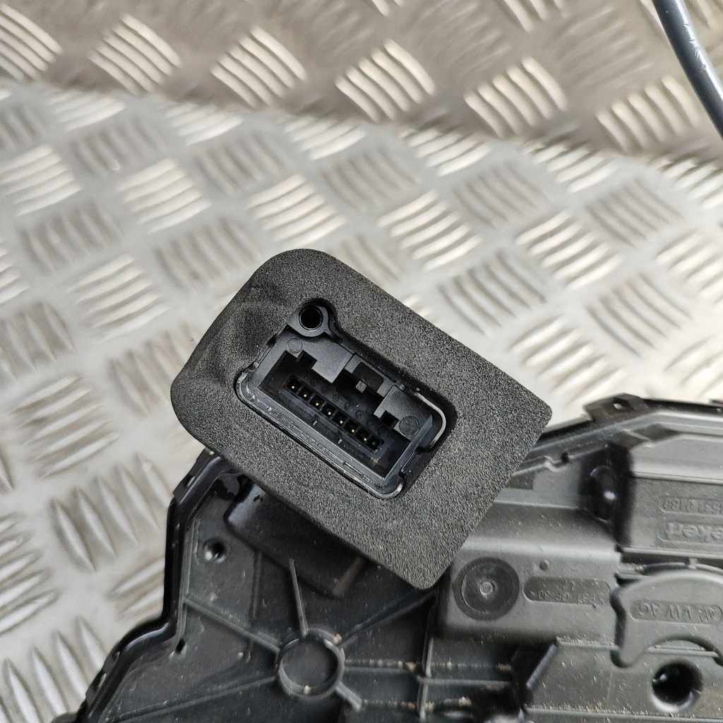 фото №7, Skoda enyaq iv 2024 перед сторона левая вкладка do замка дверь