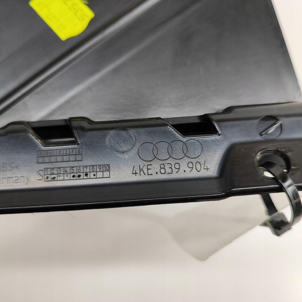 фото №7, Audi e-tron 2019 правая сторона молдинг / прокладка стекло дверь задних