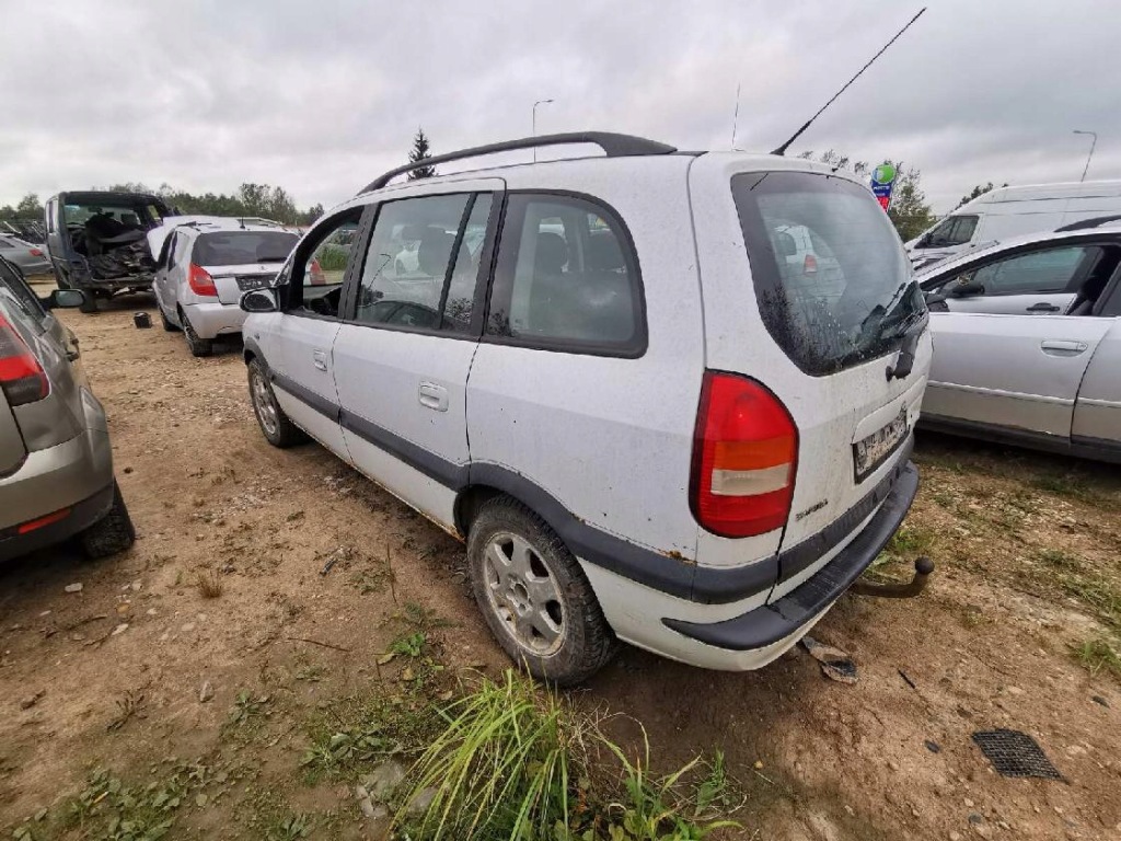 Opel zafira коробка запобіжників 2003 2.0l 09131668 used Київ