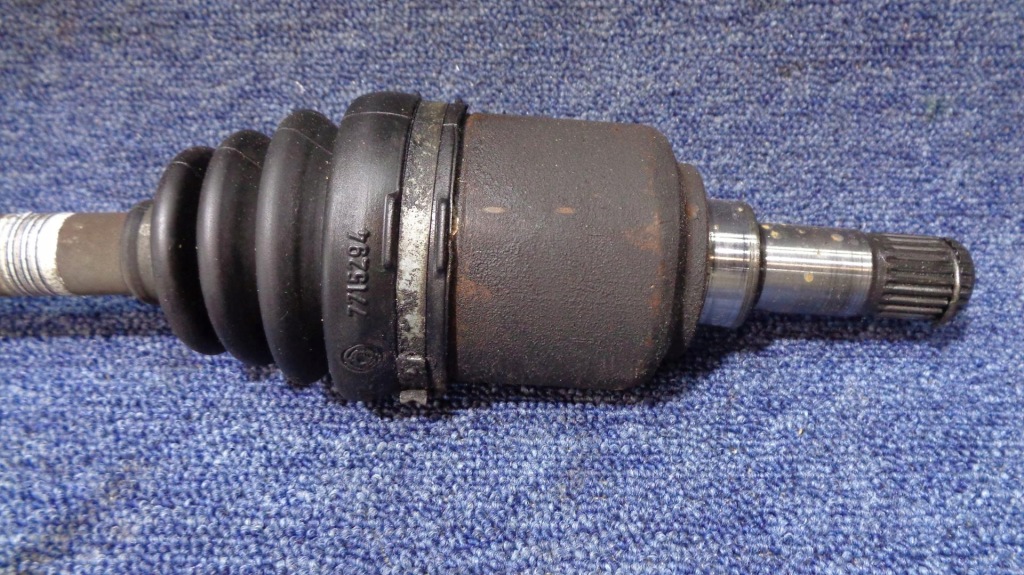 Приводной вал alfa romeo mito 1.4 16v 2008- левая передняя Оригинал