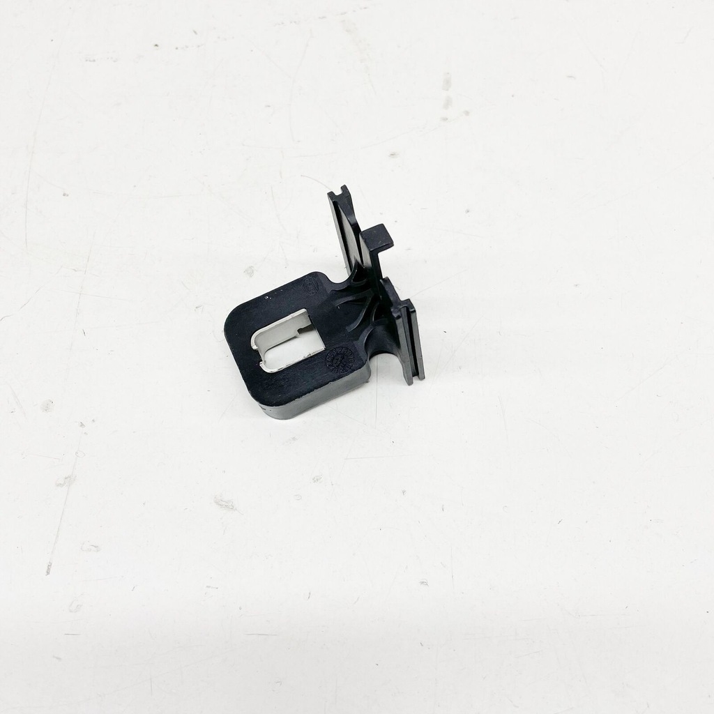 фото №1, Audi a3 8v фара rear outer кронштейн 8v0941453