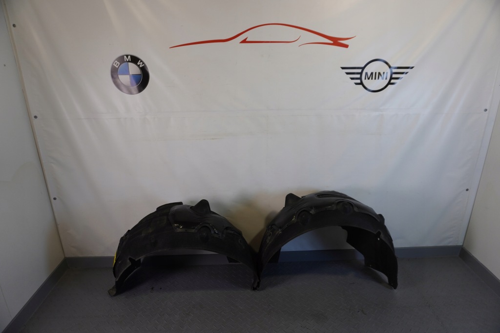 Купити Підкрилок задній bmw i7 g70 9498283