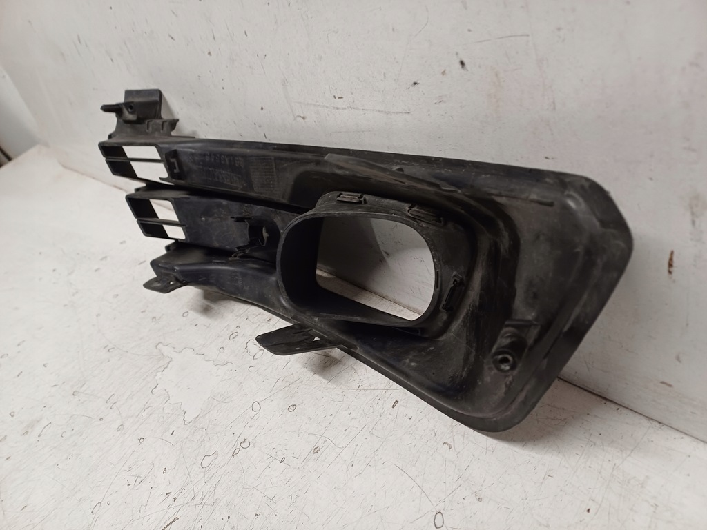 фото №7, Renault captur 1 i lift 17- решётка бампера противотуманной фары левый перед 261a35462rr