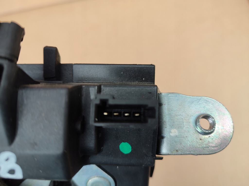 фото №5, Замок крышки багажника opel corsa d lift 5d 115tys пробег 13317445