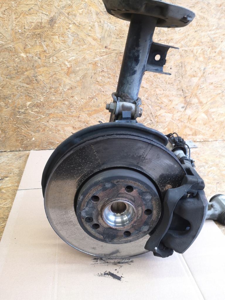 фото №5, Mercedes cla w117 амортизационная стойка поворотный кулак правый перед рычаг